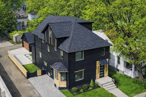 125 N Washington Ave, Royal Oak, MI, 48067-1785 | Card Image