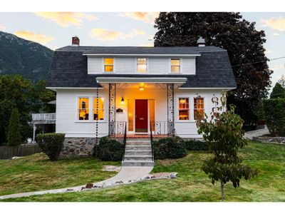 715 Kokanee Ave, House other with 3 bedrooms, 1 bathrooms and 4 parking in Nelson BC | Image 3