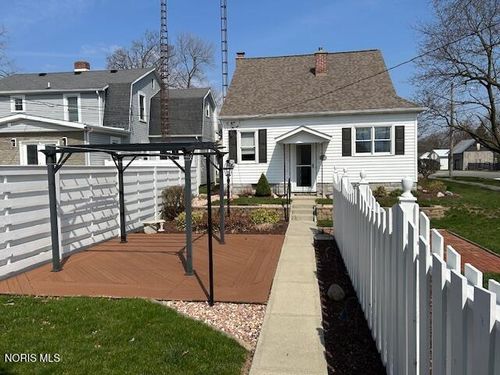 148 E Lynn St, Edgerton, OH, 43517-8604 | Card Image