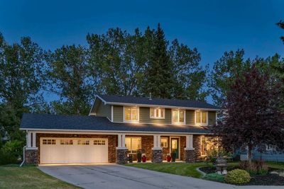 100 Mapleburn Dr Se, House detached with 4 bedrooms, 2 bathrooms and 4 parking in Calgary AB | Image 1