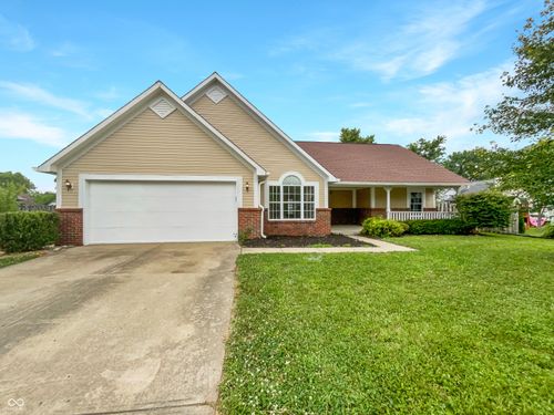 930 Eagle Brook Dr, Shelbyville, IN, 46176-9374 | Card Image