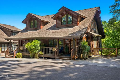 757 Golf View Blvd, Pigeon Forge, TN, 37863-4121 | Card Image