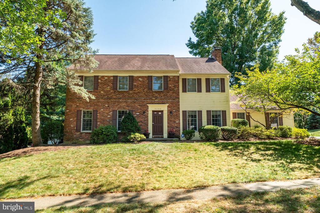 Andrea Dr, Allentown, PA 18106