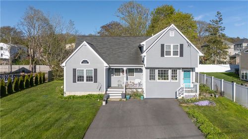 3 Jones Ave, Bristol, RI, 02809-2405 | Card Image