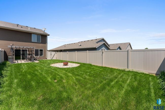 9521 W Gert St, Townhouse with 3 bedrooms, 3 bathrooms and null parking in Sioux Falls SD | Image 33