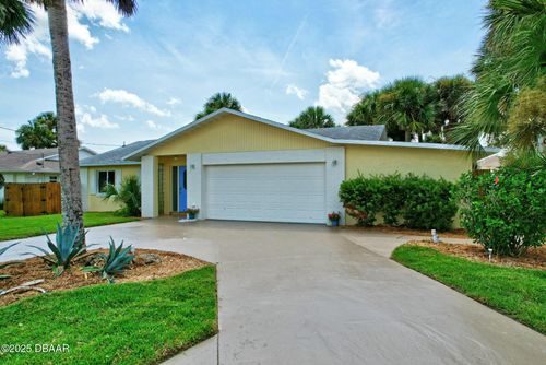 311 N 11th St, Flagler Beach, FL, 32136-3126 | Card Image