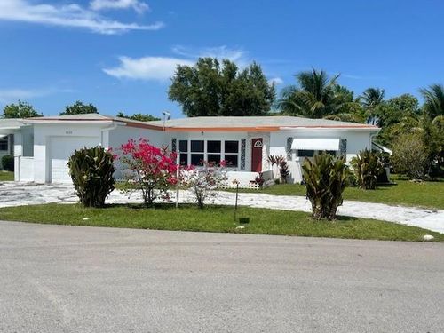 4220 Nw 51st Ave, Lauderdale Lakes, FL, 33319-4668 | Card Image