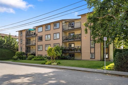 402-3258 Alder St, Saanich, BC, V8X1P2 | Card Image