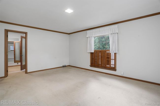 Primary bedroom has sitting room, large closet and ensuite bath | Image 16