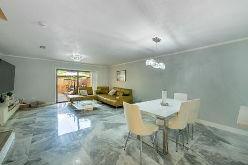 210-1129 Ne 210th Ter, Miami, FL, 33179-2049 | Card Image
