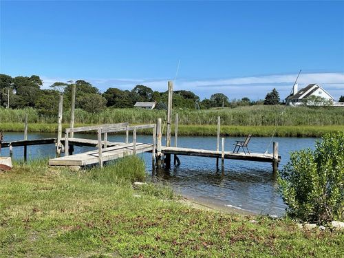 28 Apaucuck Point Rd, Westhampton, NY, 11977-1541 | Card Image
