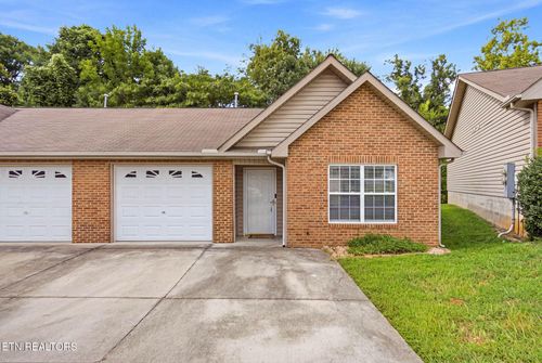 3507 Valley Stream Way, Knoxville, TN, 37917-1119 | Card Image