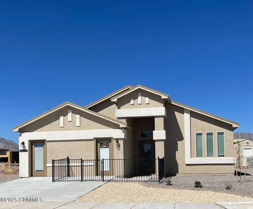 135 Sarah Trl, Sunland Park, NM, 88008-9346 | Card Image