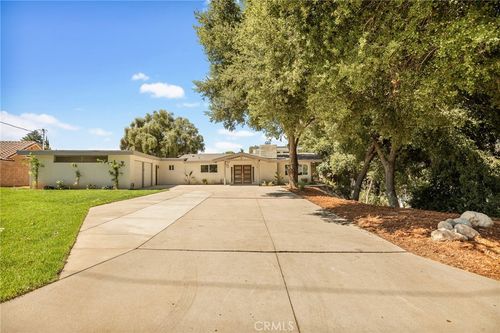 30777 E Sunset Dr S, Redlands, CA, 92373-7366 | Card Image