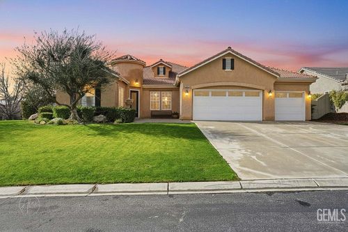 6702 Aretino Way, Bakersfield, CA, 93306-7666 | Card Image