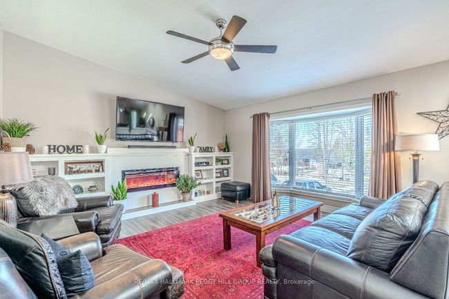 99 King Rd, House other with 3 bedrooms, 3 bathrooms and 10 parking in Tay ON | Image 11