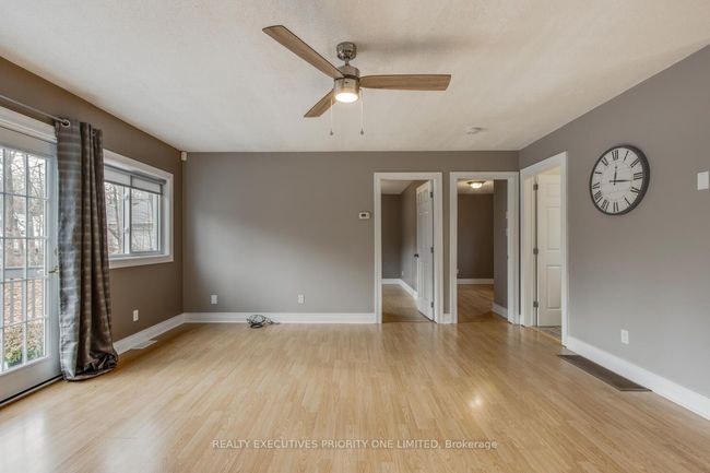 8 Musquake Crt, House other with 3 bedrooms, 1 bathrooms and 4 parking in Tiny ON | Image 6