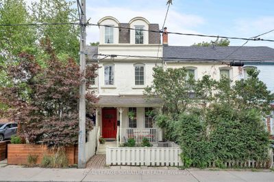 109 Manning Ave, Home with 4 bedrooms, 3 bathrooms and null parking in Toronto ON | Image 1