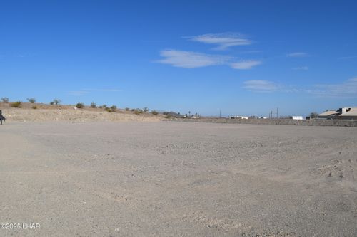 7595 N Seely Dr, Lake Havasu City, AZ, 86404 | Card Image