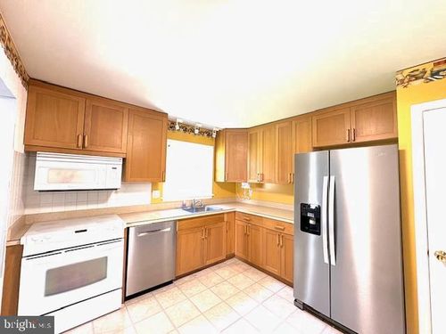12141 Suffolk Ter, GAITHERSBURG, MD, 20878-2040 | Card Image