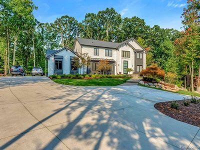 175 Manorwood Drive, Home with 5 bedrooms, 3 bathrooms and null parking in Bloomfield Hills MI | Image 2