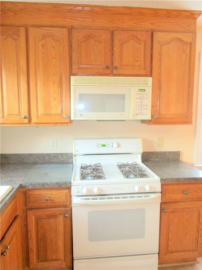 2 - 74 Palmer Rd, Condo with 2 bedrooms, 1 bathrooms and null parking in Yonkers NY | Image 4