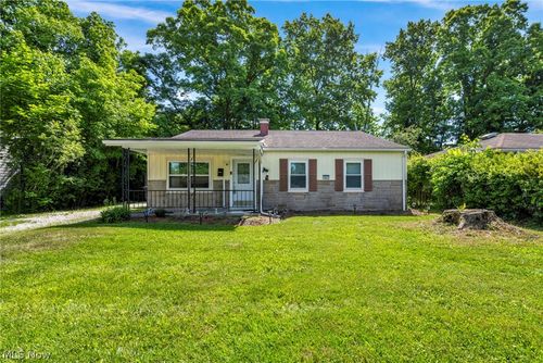 1863 Deerfield Ave Sw, Warren, OH, 44485-3942 | Card Image