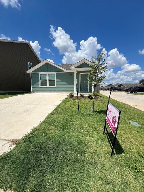 410 Flathead St, Bastrop, TX, 78602-4422 | Card Image