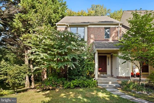 12608 Victoria Station Ct, FAIRFAX, VA, 22033-4375 | Card Image