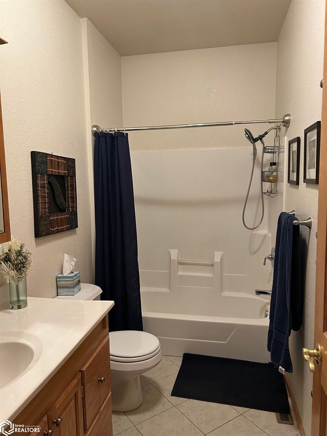 1206 Woodland Dr, House other with 4 bedrooms, 3 bathrooms and null parking in Carroll IA | Image 15
