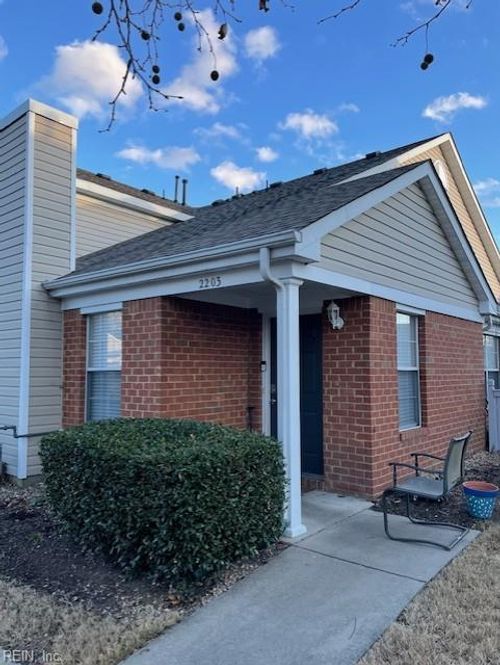 2203 Westgate Cir, Williamsburg, VA, 23185-2095 | Card Image