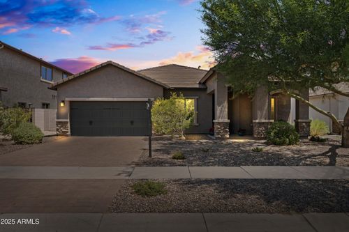 3022 E Santa Fe Ln, Gilbert, AZ, 85297-6027 | Card Image