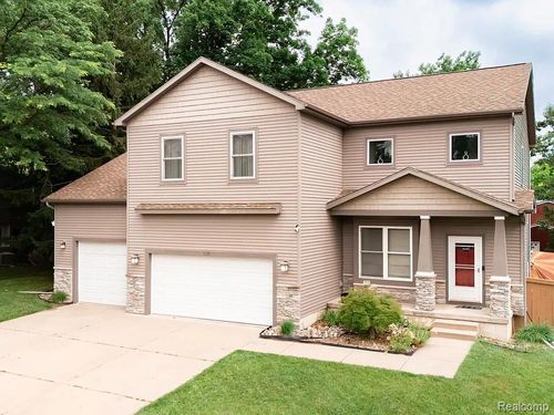 935 Whittier Drive, East Lansing, MI, 48823 | Card Image
