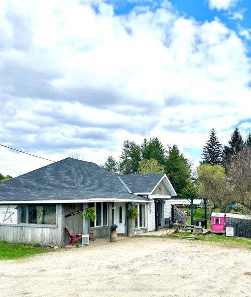 30 Central St, Addington Highlands, ON, K0H1L0 | Card Image