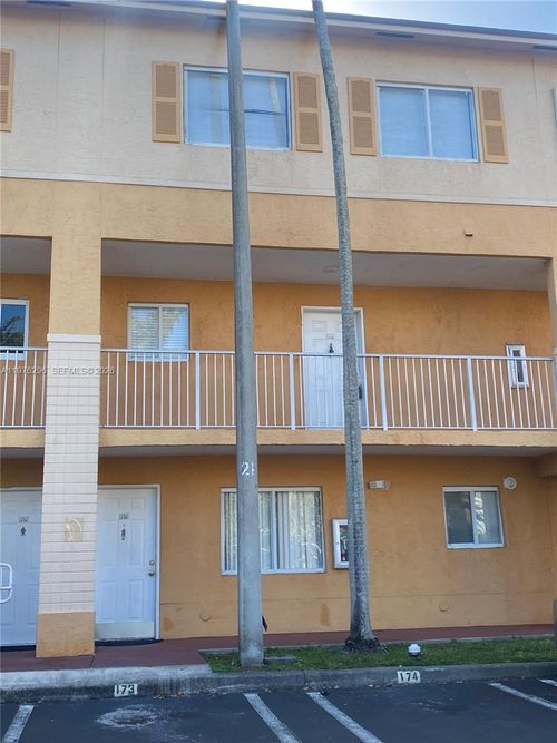 209-6245 Kendale Lakes Cir, Miami, FL, 33183-1959 | Card Image