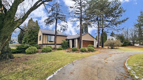 5231 Bantry Dr, West Bloomfield, MI, 48322-1534 | Card Image