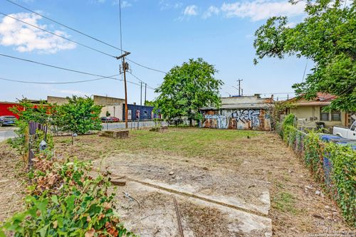 110 Zapata St, San Antonio, TX, 78210-4846 | Card Image