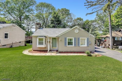 76 Hillside Rd, Sparta, NJ, 07871-2015 | Card Image