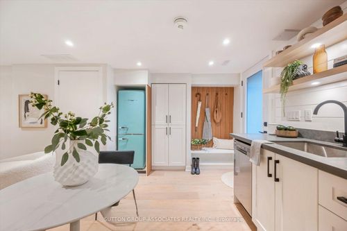 lower-794 Shaw St, Toronto, ON, M6G3M1 | Card Image