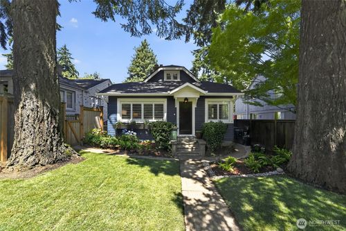 3806 E Galer St, Seattle, WA, 98112-3837 | Card Image