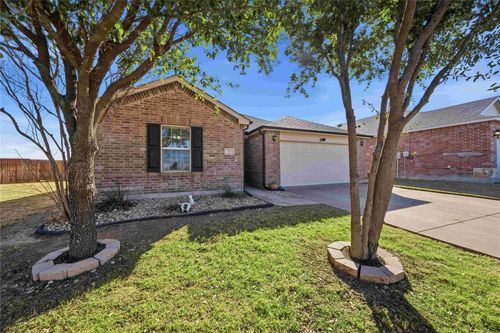 205 Fossil Bridge Dr, Fort Worth, TX, 76131-3700 | Card Image