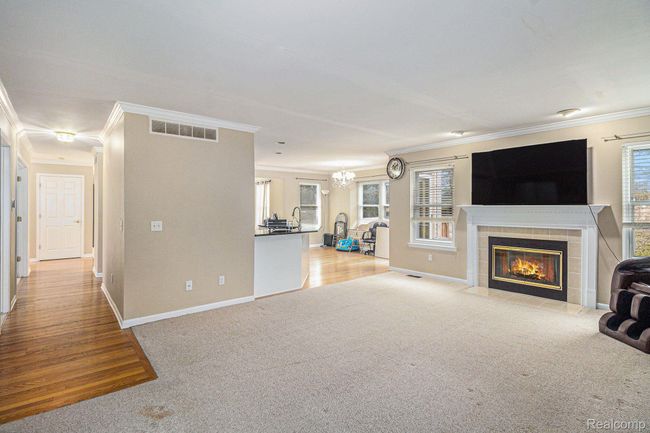 2091 Palmer Dr, House other with 4 bedrooms, 3 bathrooms and null parking in Wixom MI | Image 4