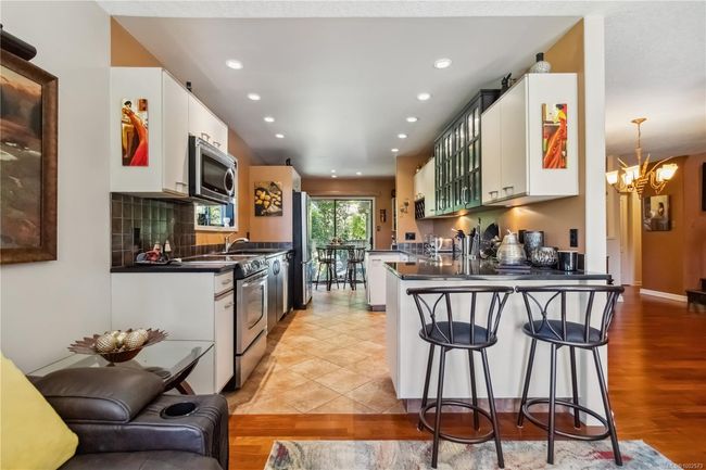 1 - 981 Fir Tree Glen, Townhouse with 2 bedrooms, 3 bathrooms and null parking in Saanich BC | Image 18