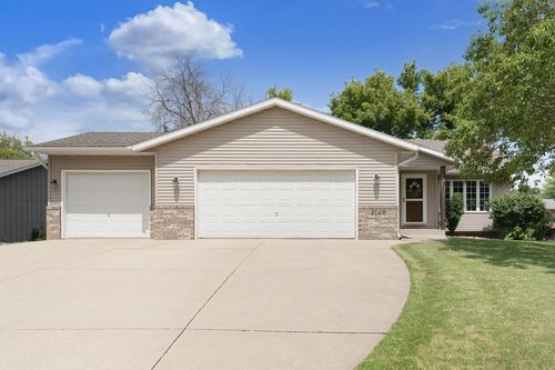 2040 Greenwood Dr, Owatonna, MN, 55060-1369 | Card Image
