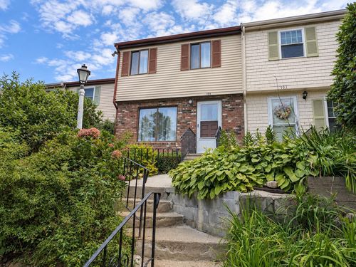 unit-104-104 Village Drive, Buzzards Bay, MA, 02532 | Card Image