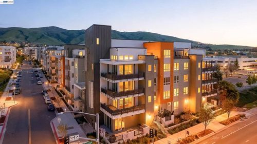 unit-402-2250 Kilowatt Way, Fremont, CA, 94539-8504 | Card Image
