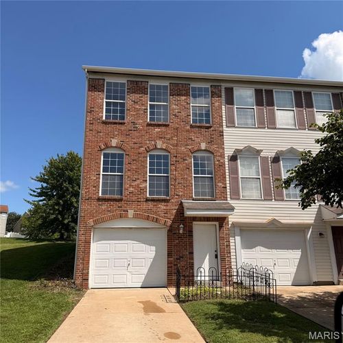 6 Robinson Circle Dr, Saint Louis, MO, 63136-5249 | Card Image