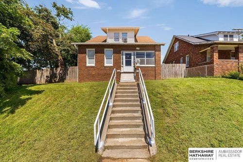 2718 F St, Omaha, NE, 68107-1531 | Card Image