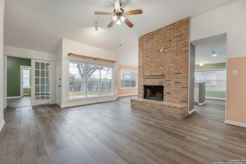 8126 Forest Bow, Live Oak, TX, 78233-4396 | Card Image