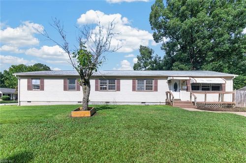 211 Mona Drive, Newport News, VA, 23608 | Card Image